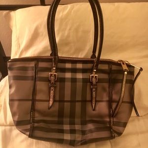 Burberry smoked check